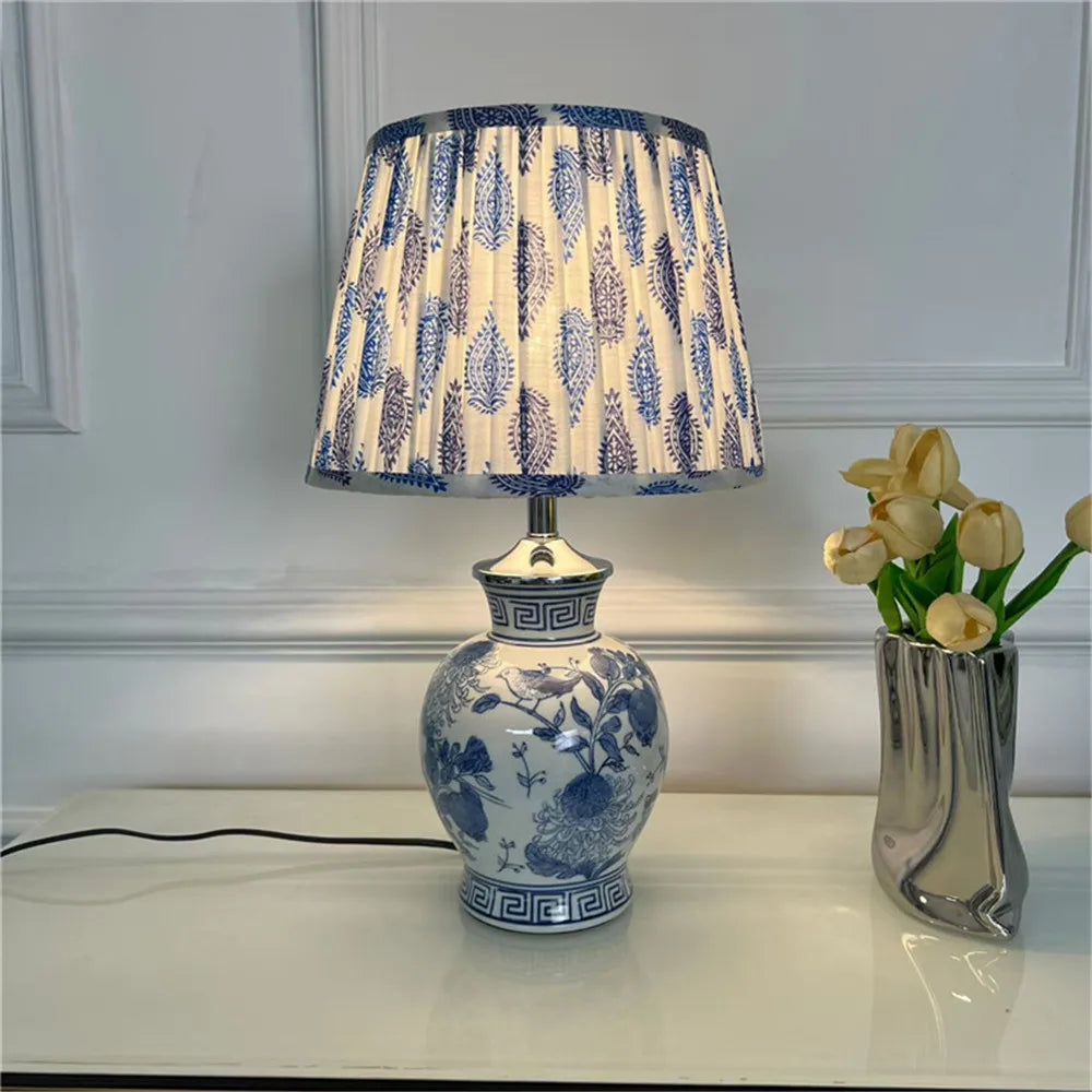 Contemporary Luxury Ceramic Table Lamp LED American Living Room Bedroom Study Villa LED Retro Creativity Bedside Desk Light