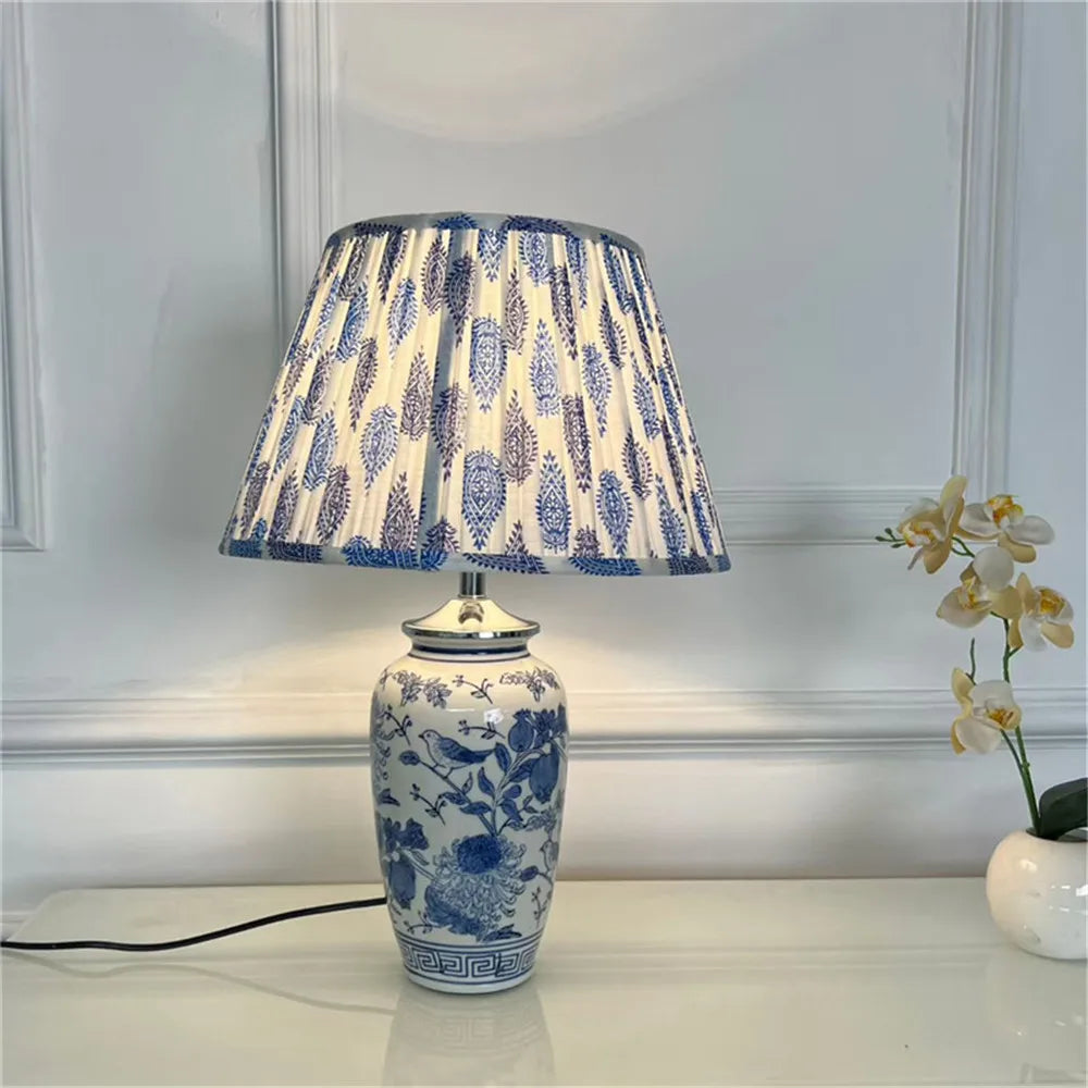 Contemporary Luxury Ceramic Table Lamp LED American Living Room Bedroom Study Villa LED Retro Creativity Bedside Desk Light