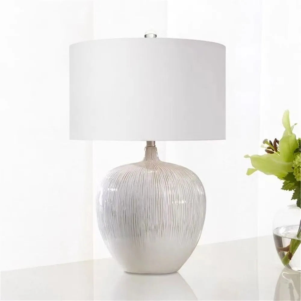 Contemporary Luxury Ceramic Table Lamp LED American Living Room Bedroom Study Villa LED Retro Creativity Bedside Desk Light