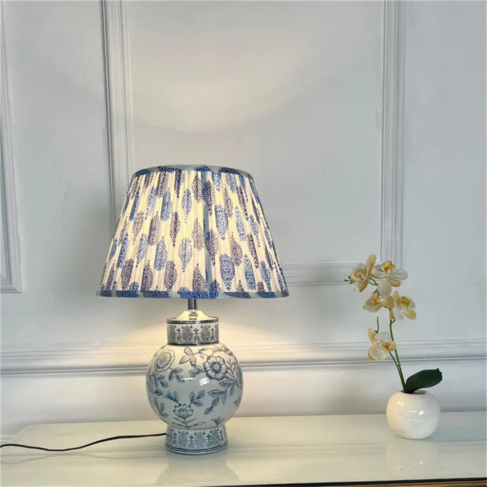 Contemporary Luxury Ceramic Table Lamp LED American Living Room Bedroom Study Villa LED Retro Creativity Bedside Desk Light