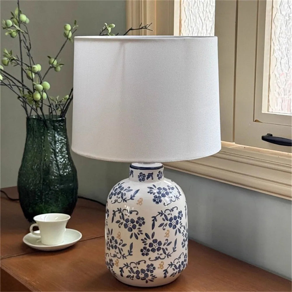 Contemporary Luxury Ceramic Table Lamp LED American Living Room Bedroom Study Villa LED Retro Creativity Bedside Desk Light