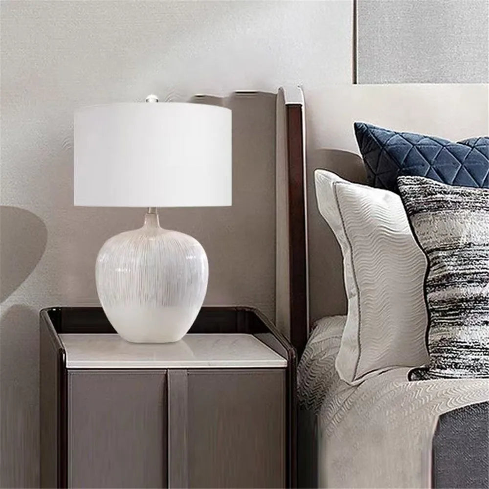 Contemporary Luxury Ceramic Table Lamp LED American Living Room Bedroom Study Villa LED Retro Creativity Bedside Desk Light