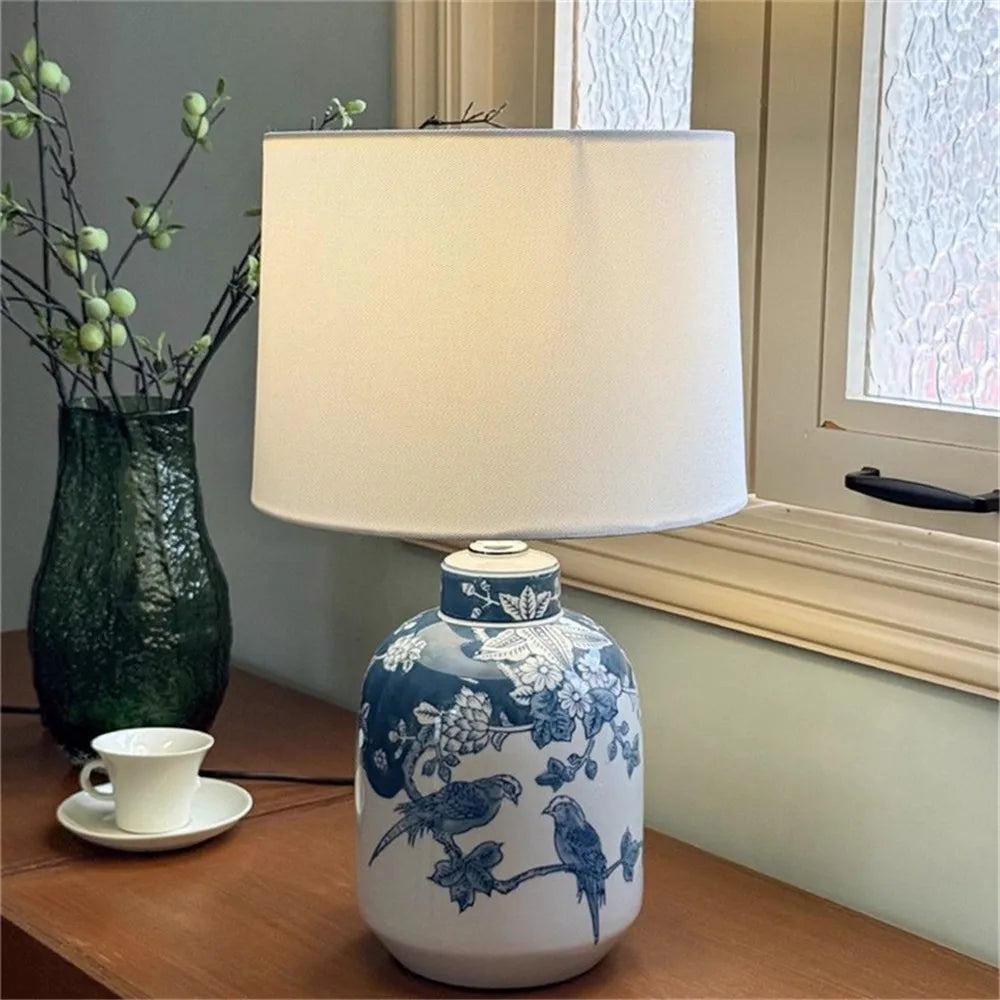 Contemporary Luxury Ceramic Table Lamp LED American Living Room Bedroom Study Villa LED Retro Creativity Bedside Desk Light
