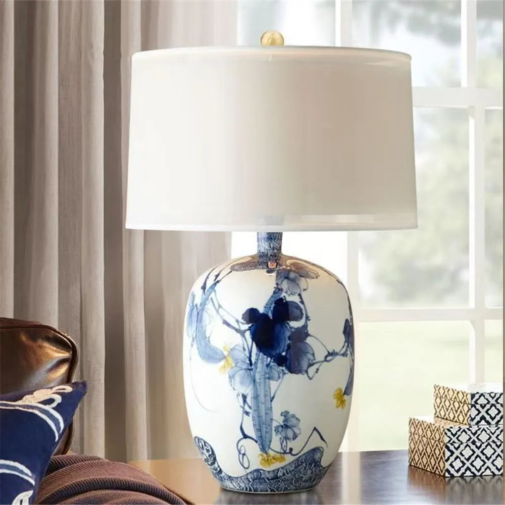 Contemporary Luxury Ceramic Table Lamp LED American Living Room Bedroom Study Villa LED Retro Creativity Bedside Desk Light