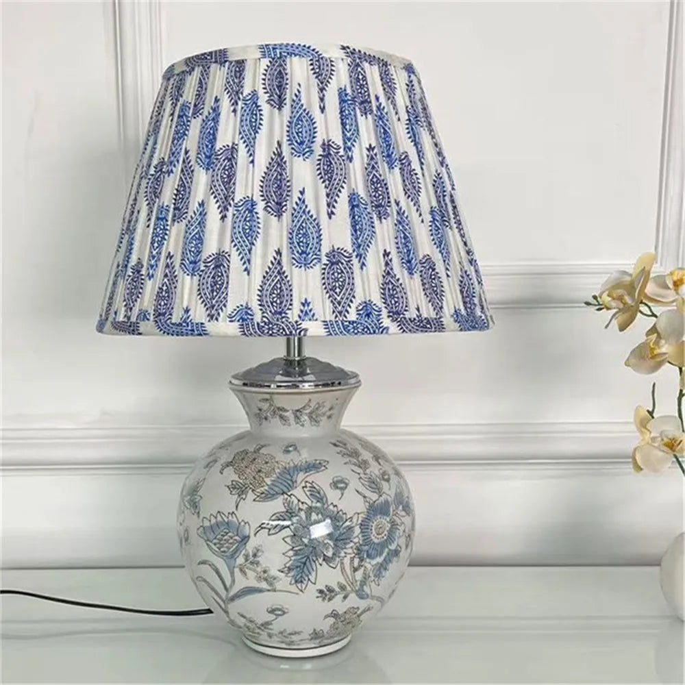 Contemporary Luxury Ceramic Table Lamp LED American Living Room Bedroom Study Villa LED Retro Creativity Bedside Desk Light