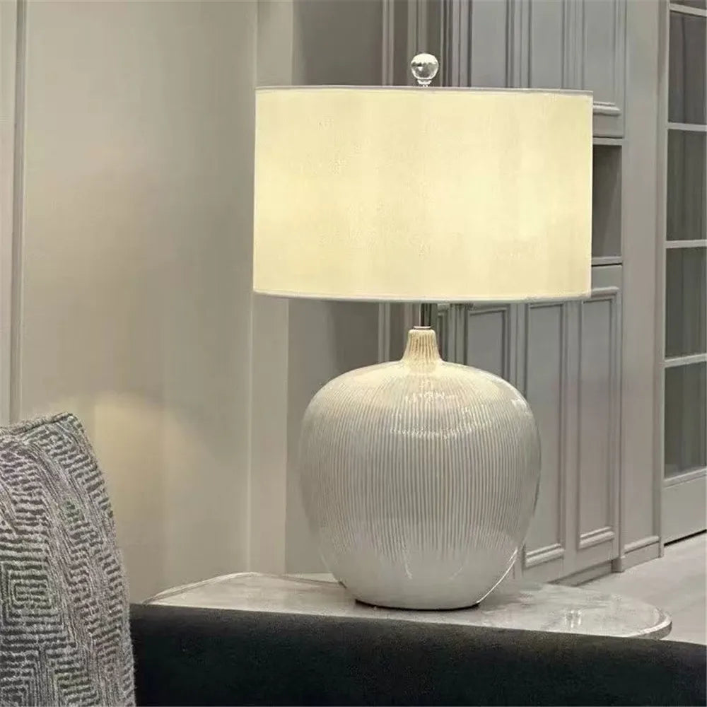 Contemporary Luxury Ceramic Table Lamp LED American Living Room Bedroom Study Villa LED Retro Creativity Bedside Desk Light
