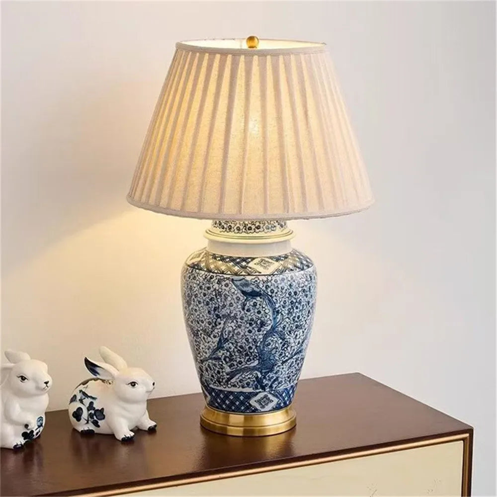 Contemporary Luxury Ceramic Table Lamp LED American Living Room Bedroom Study Villa LED Retro Creativity Bedside Desk Light