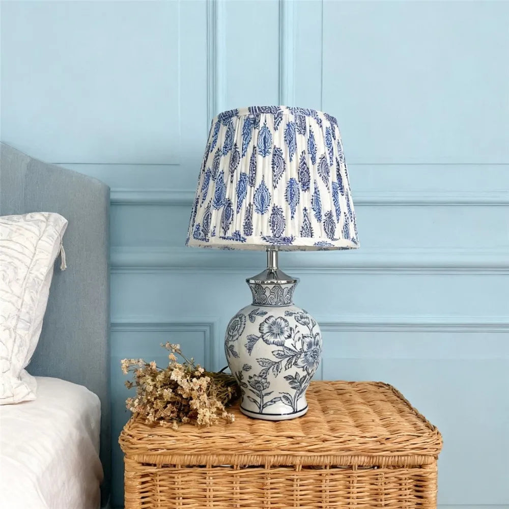 Contemporary Luxury Ceramic Table Lamp LED American Living Room Bedroom Study Villa LED Retro Creativity Bedside Desk Light