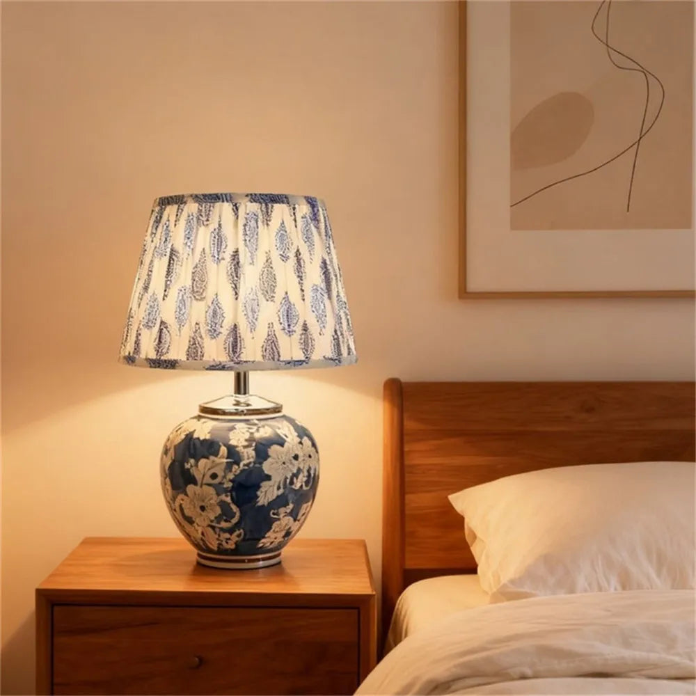Contemporary Luxury Ceramic Table Lamp LED American Living Room Bedroom Study Villa LED Retro Creativity Bedside Desk Light
