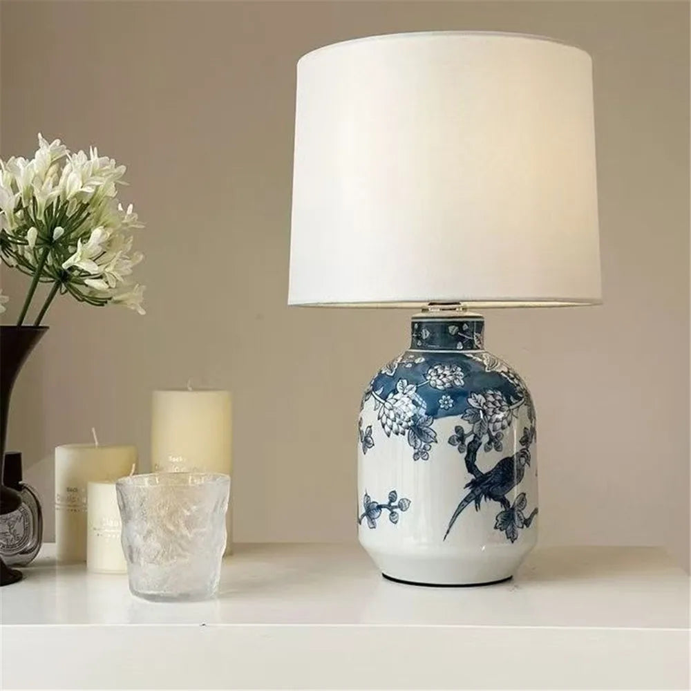 Contemporary Luxury Ceramic Table Lamp LED American Living Room Bedroom Study Villa LED Retro Creativity Bedside Desk Light