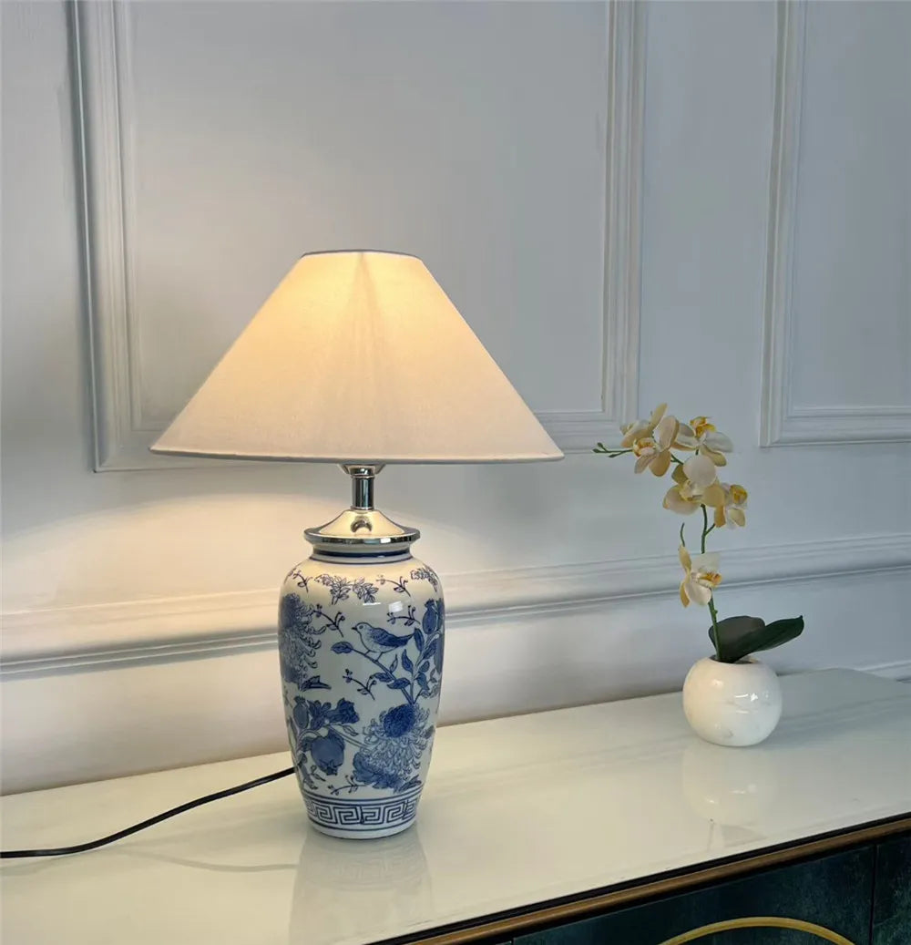 Contemporary Luxury Ceramic Table Lamp LED American Living Room Bedroom Study Villa LED Retro Creativity Bedside Desk Light