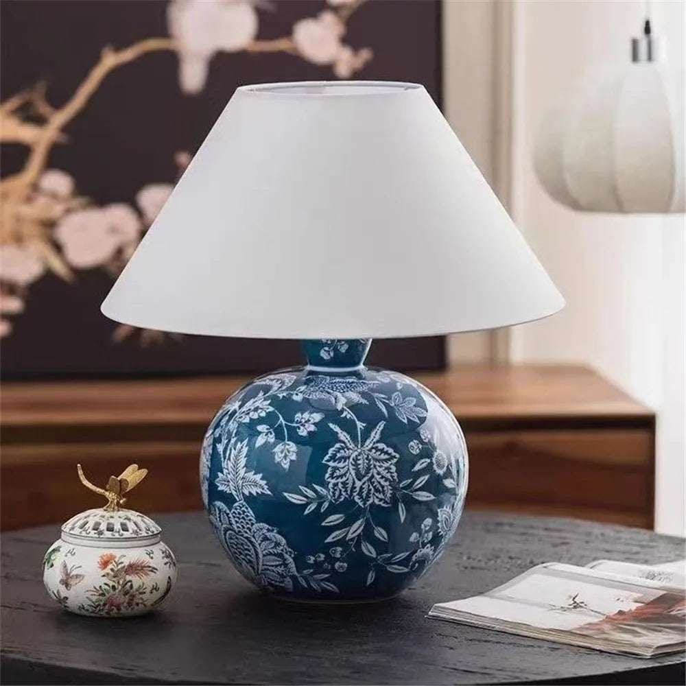 Contemporary Luxury Ceramic Table Lamp LED American Living Room Bedroom Study Villa LED Retro Creativity Bedside Desk Light