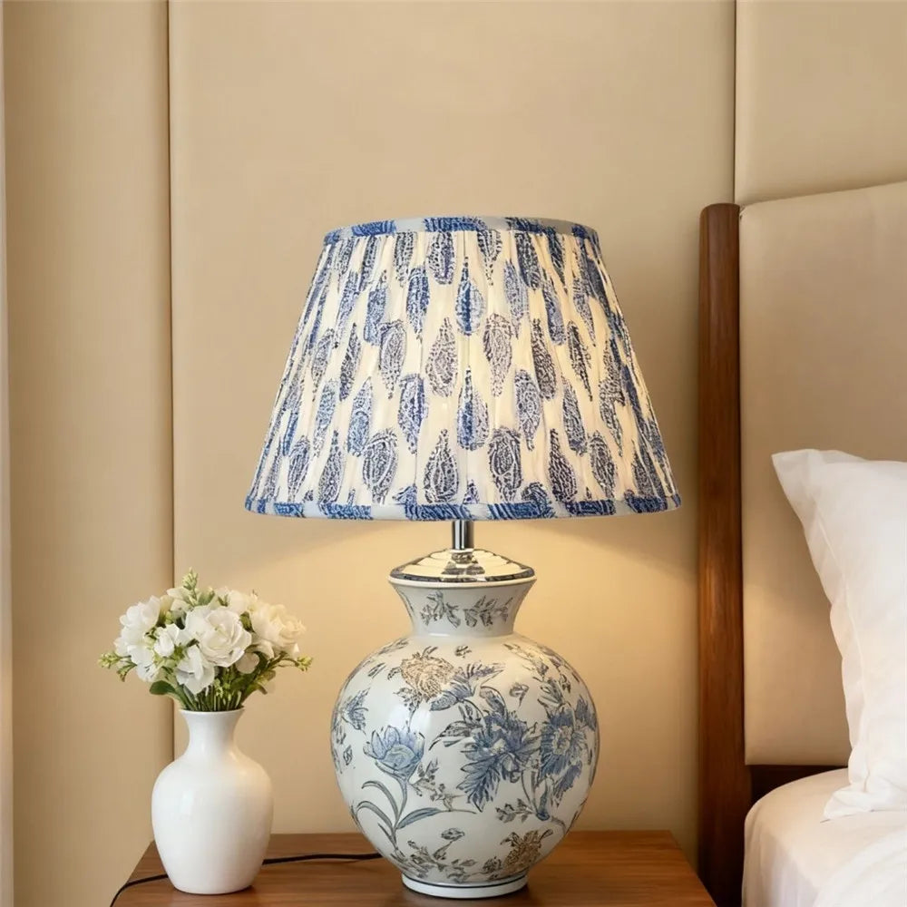 Contemporary Luxury Ceramic Table Lamp LED American Living Room Bedroom Study Villa LED Retro Creativity Bedside Desk Light